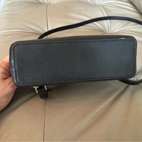Kate Spade Black Crossbody Bag with Gold Chain - Picture 6 of 10
